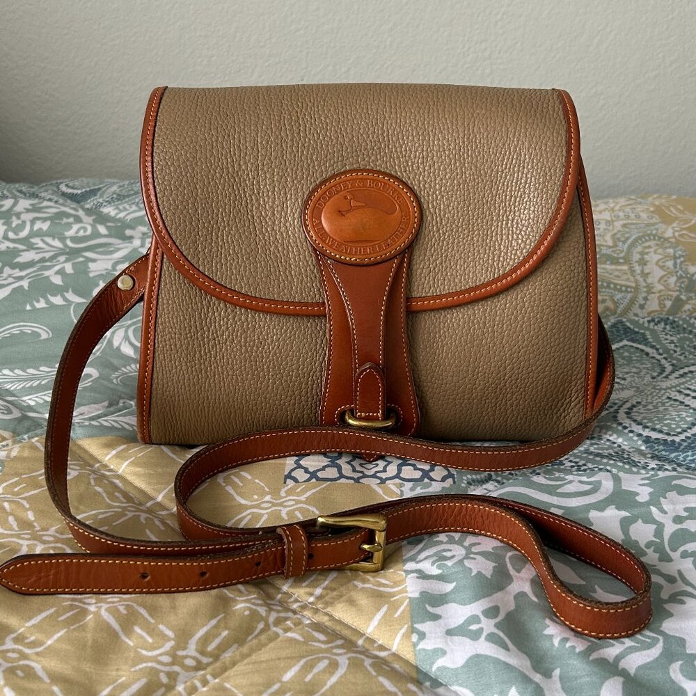 Dooney And Bourke Essex Equestrian Crossbody Handbag with Hangtag